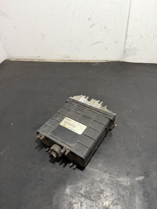 Calculator ecu motor Volkswagen Vw transporter T4 caravelle 2.5 TDI 074906021F