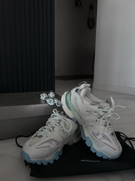 Чисто нови BALENCIAGI