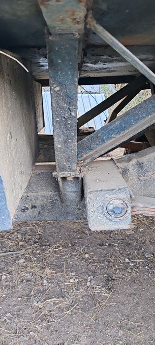 Vând Aro camioneta 320