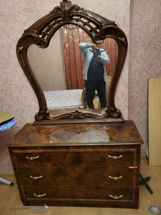 Продам спальни гарнитур в комплекте