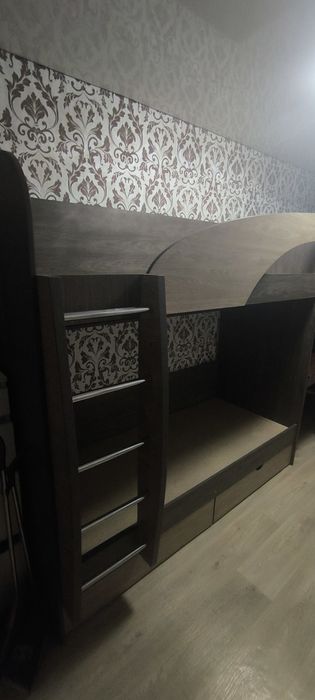 Продам кровать двухъярусную