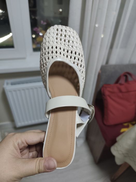 Продам босоножки