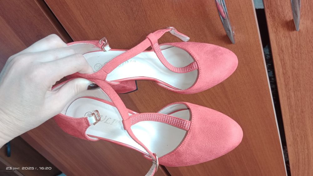 Туфли продам срочно