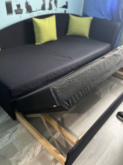 Разтегателен диван