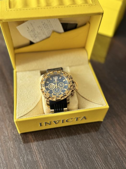 INVICTA часовник