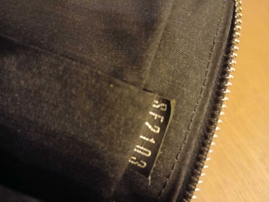 Louis vuitton sling bag