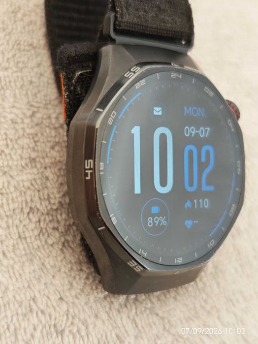 Huawei Watch GT 6 Pro –гаранция до 12.2027 г., 4 каишки + 4 стъкла в комплекта
