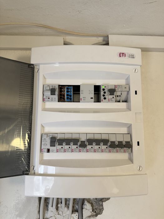 Electrician - instalații electrice profesionale