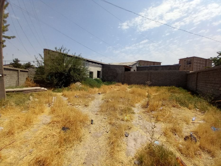 Участка сотилади