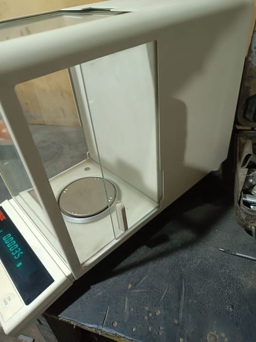 Продам весы OHAUS AP250D