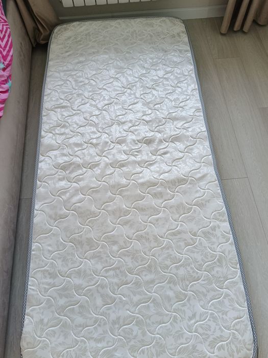 Продам матрас размер 90х200