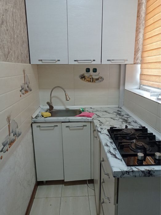 Продаётся 1-комн.   1 этаж.    24 м2.    С ремонтом.    Галерейный дом