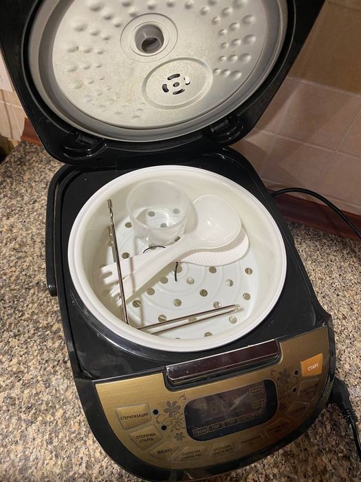 Продаётся  новая мультиварка