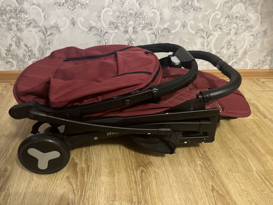 Продам прогулочную коляску