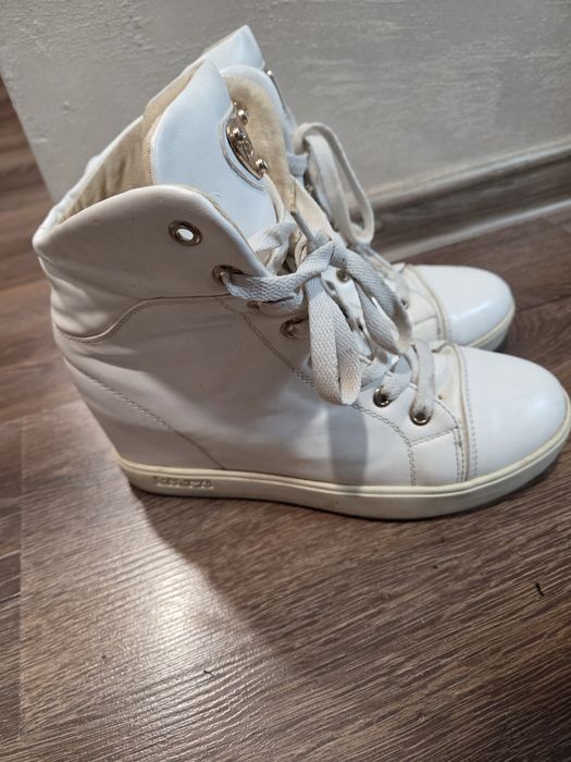 Дамски обувки различни видове