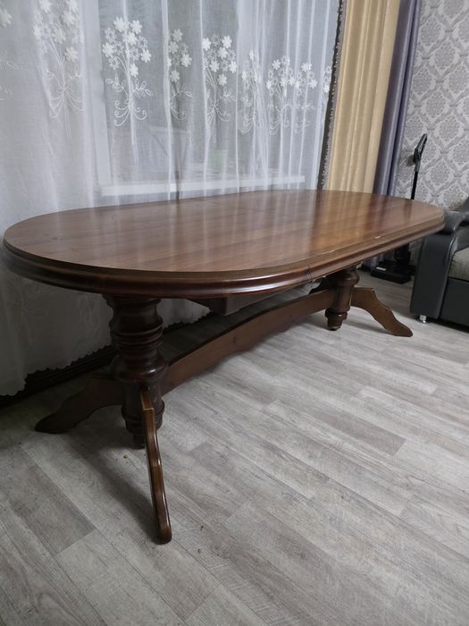 Продам дубовый стол