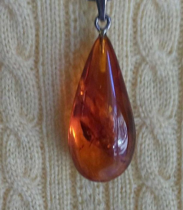 Продавам гердани, гривни и медальон от естествен кехлибар