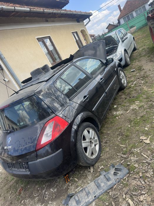 Vand intreg sau dezmembrez renault megan 2