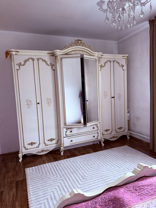 Продам спальный гарнитур
