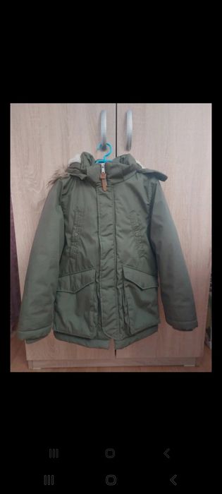 Parka kaki pentru baieti de 7-8 ani, cu gluga detasabila, vătuită.