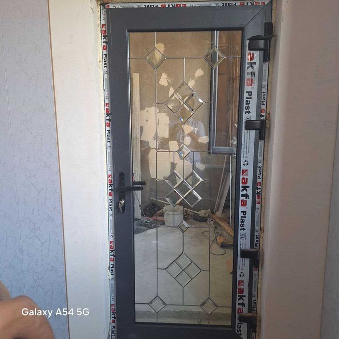 Akfa eshik rom Kaliyonniy oyna Termo Акфа дверь и окно Витраж Термо