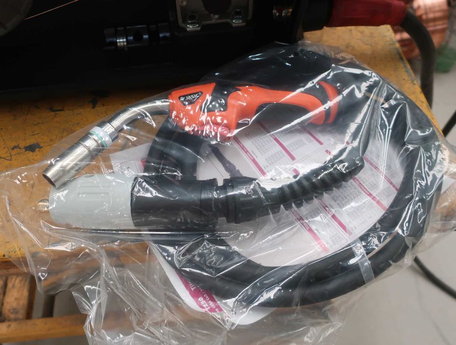 Заваръчен апарат МИГ/МАГ телоподаващо, JASIC MIG 200/250 PFC