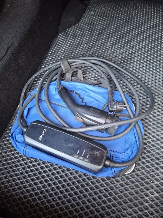 Прдам зарядное устройство для электромобиля 1.6 квт оригинал