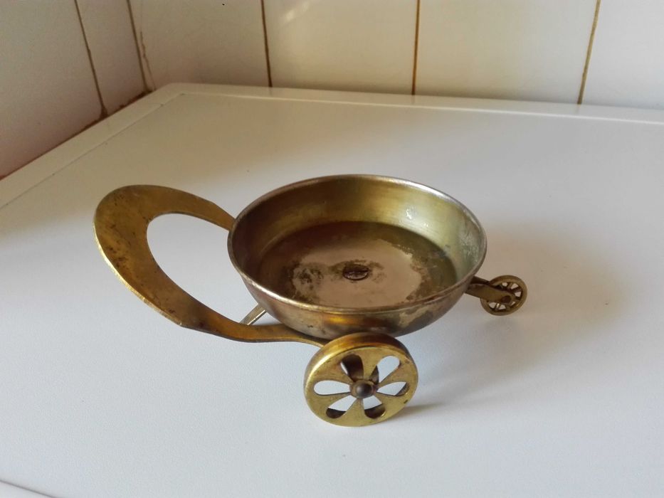 Месингов сервиз и стойка , поставка за вино .