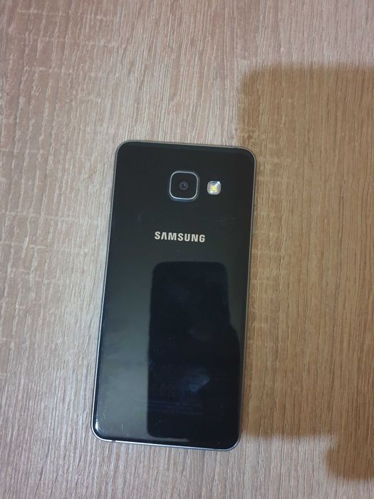 Smartphone Samsung Galaxy A3 2016 Perfect Funcțional Cu Folie