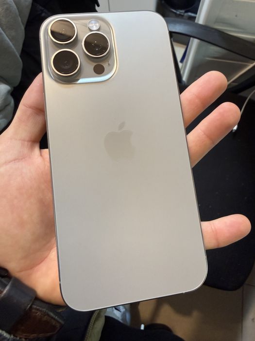 iPhone 17 pro max pentru recarosare