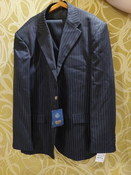 Продам костюм тройка