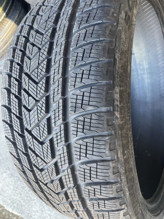 Anvelope noi Pirelli set 2 buc 275/35 R 22 Dot 2020