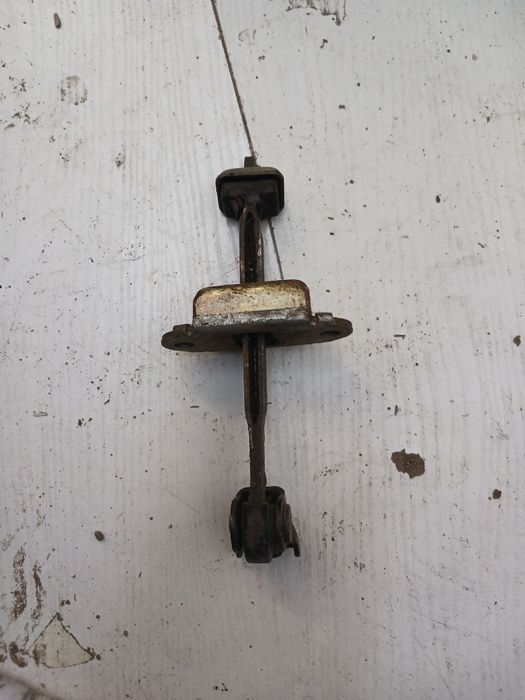 Ограничитель двери Нисан Максима А32