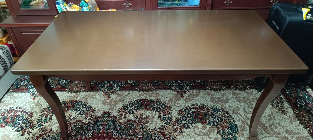 Стол столовый деревянный