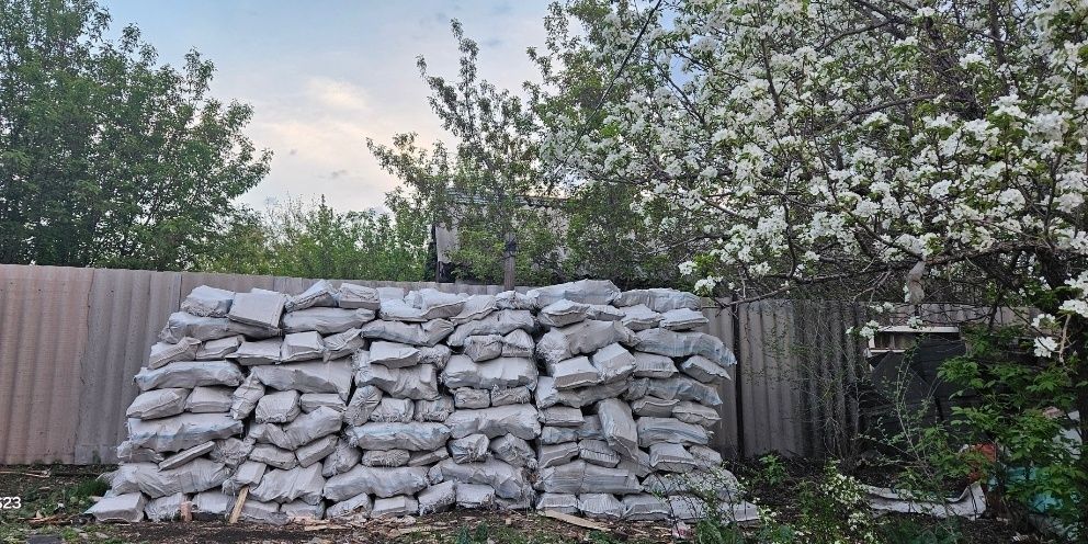 Дрова мешкоми,чурками и колотые