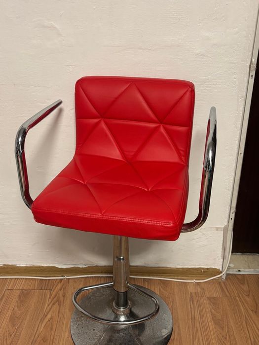 Vînd  scaun rotativ!