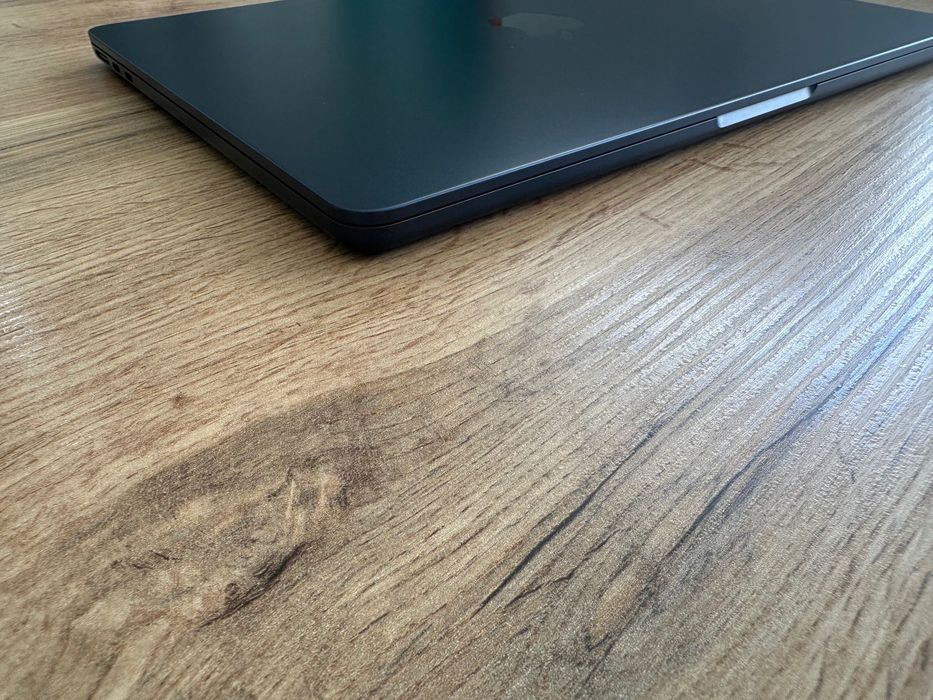 НОВ MacBook Air 13" M2 Chip 8-Core CPU/10-Core GPU/16GB RAM/512GB SSD