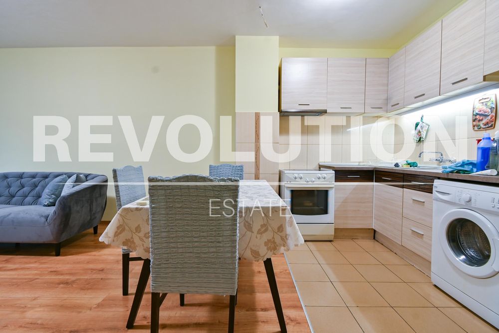 Дава се под наем Тристаен апартамент в София, Борово - 85 кв.м за 700 € - Снимка #2