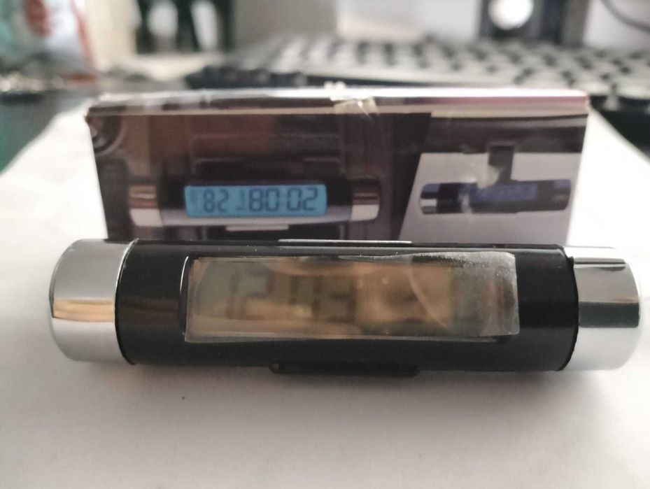Ceas digital auto cu termometru – ecran LCD, iluminare LED