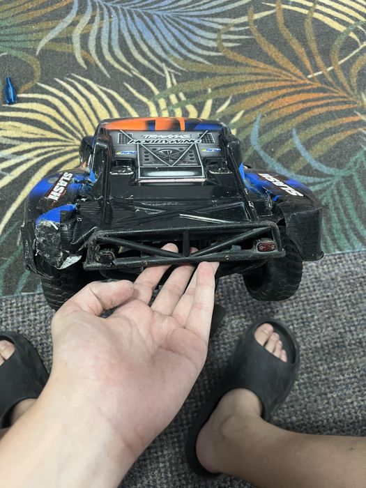 Vand sau schimb masinuta traxxas slash 2wd RTR modificat