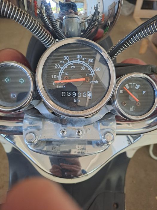 ПРОДАВАМ Скутер Benzhou