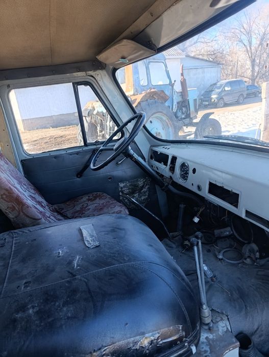 Продам УАЗ на запчасти