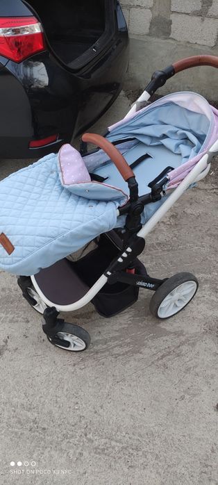 Продавам бебешка количка 3 в 1 Kikkaboo