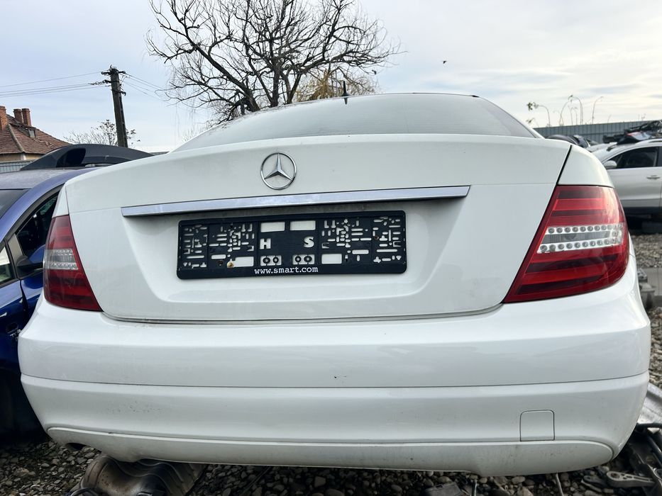 Capotă portbagaj Mercedes W204 C Class 2010
