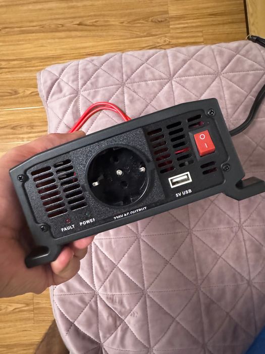 Vând Invertor Tensiune l 1200w