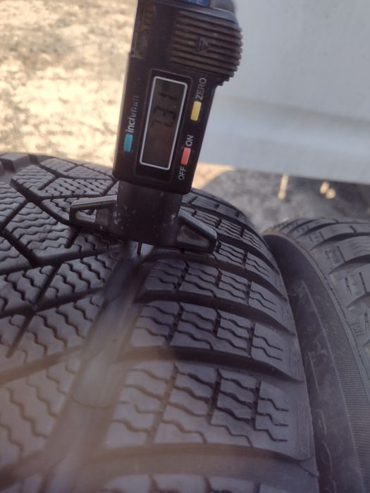 Почти нови 2бр.225/60/17 Pirelli dot3620