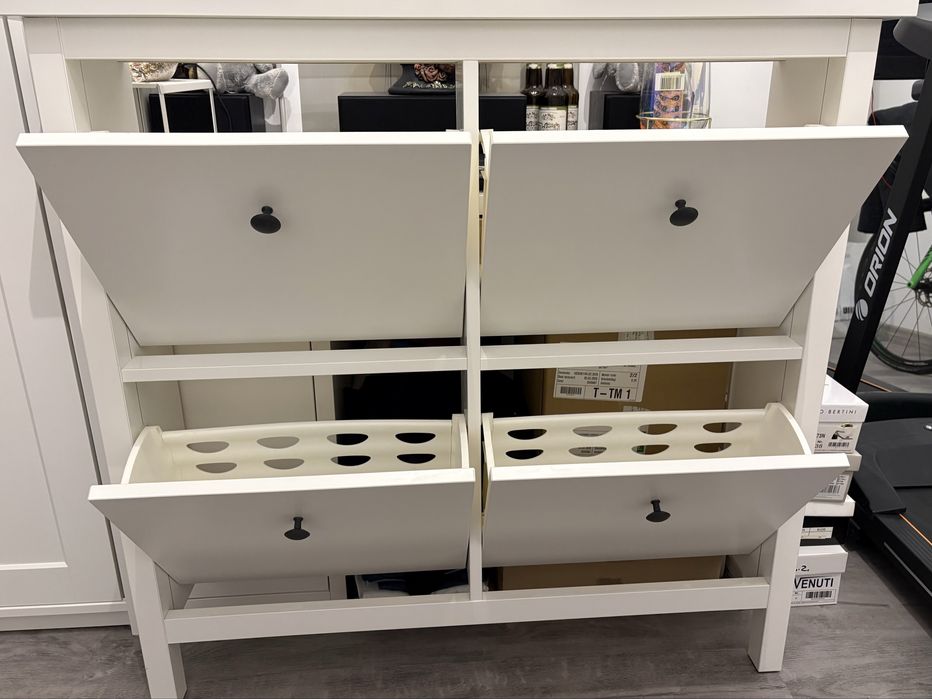 Vand mobilier hol Ikea