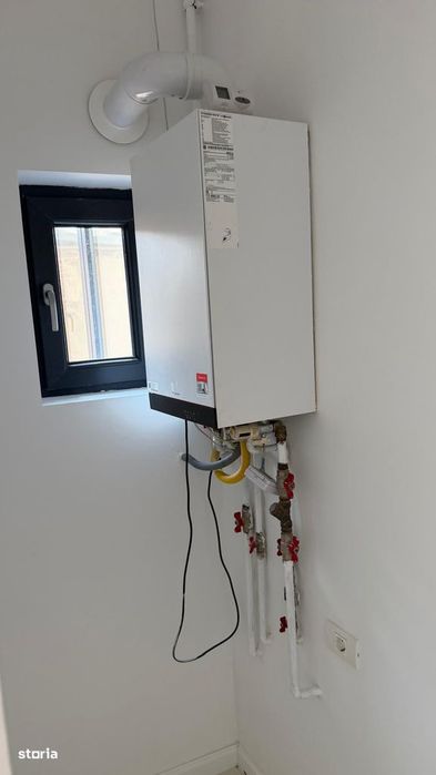 Proprietar vând apartament 2 camere (posibil 3) zona Piața Amzei