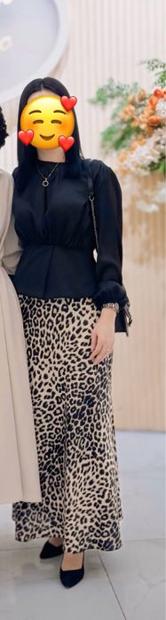 Продам атласную юбку и кофточку