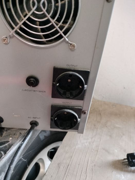 Sistem 4 panouri solare+invertor1200w+controler